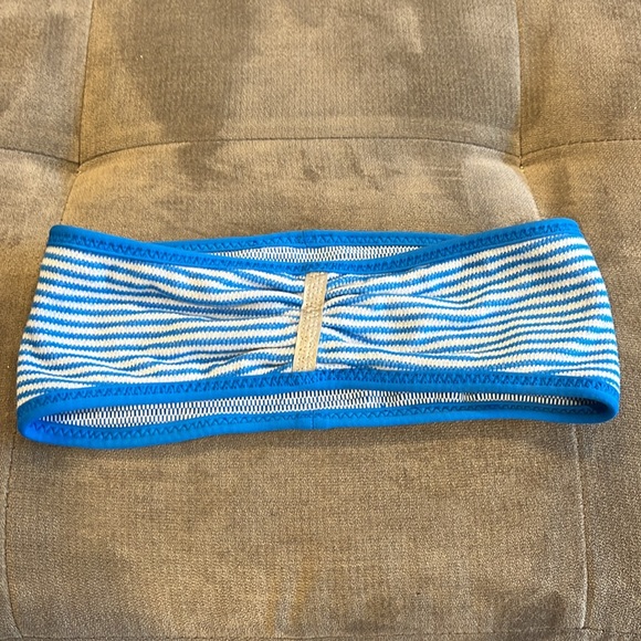 Lululemon headband for running, cycling or just running around house / school - Picture 2 of 5